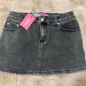black edikted skirt xs NWT